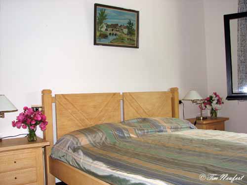 Zweites Schlafzimmer mit Doppelbett (2m x 1,60m)