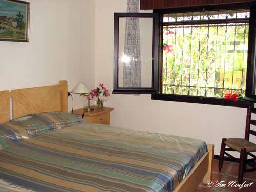 Zweites Schlafzimmer mit Doppelbett (2m x 1,60m)