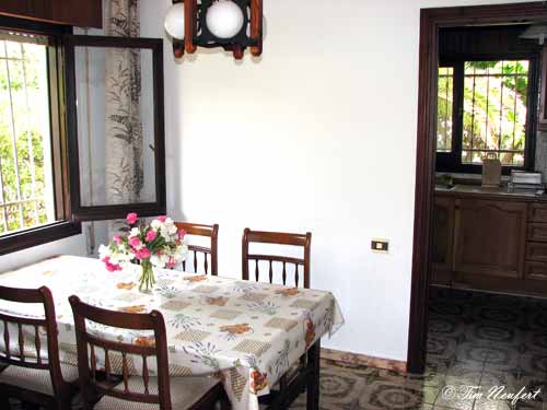 Esszimmer (Tisch aufklappbar)